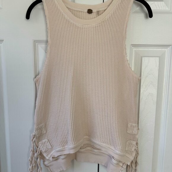 Elegant Sleeveless Knit Tank Top - Picture 3 of 6